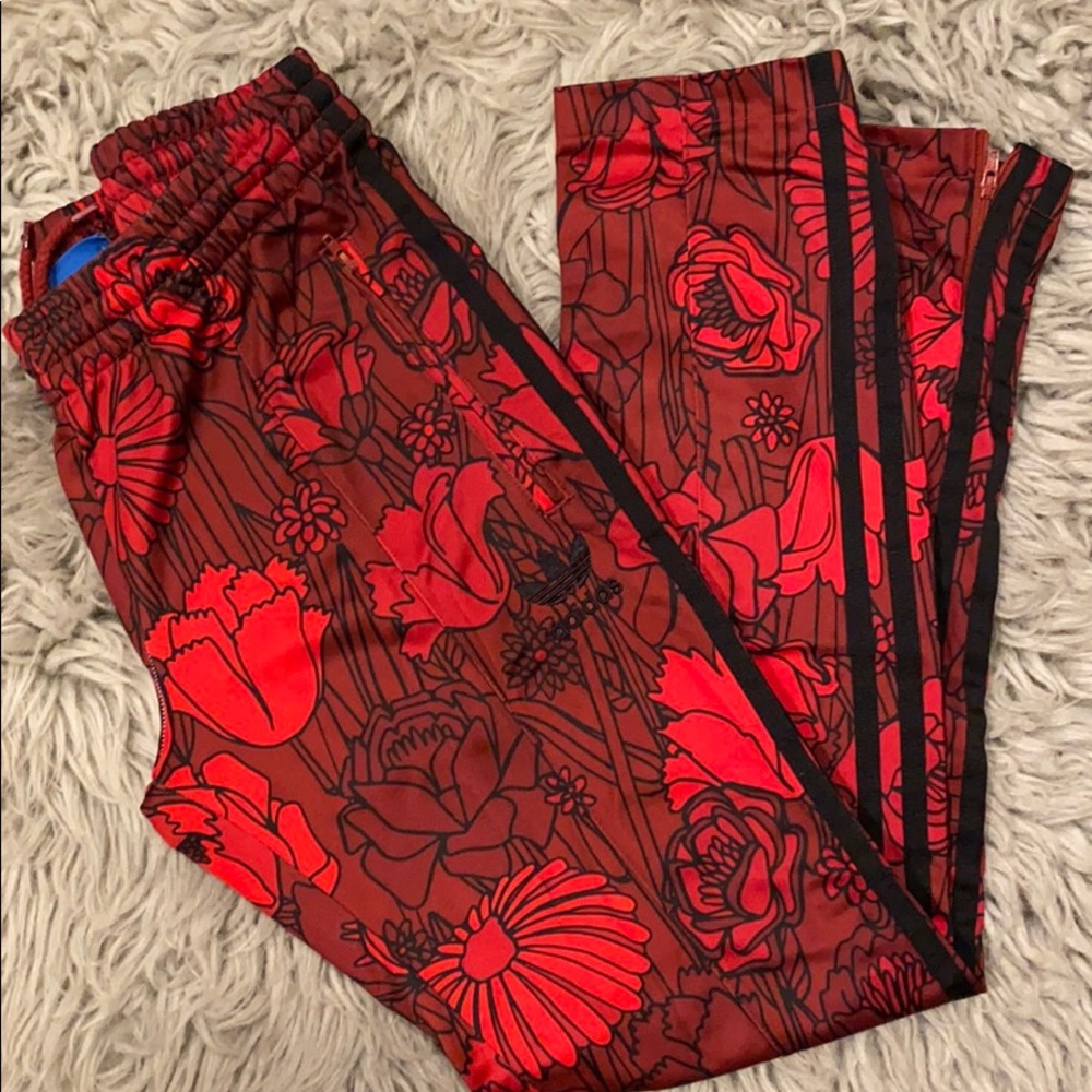 ADIDAS🖤 SIZE S 💥 floral track pant!